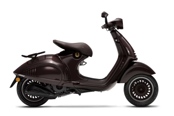 Vespa 946 Horse