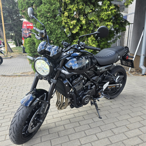 Kawasaki Z 900 RS - DEMO