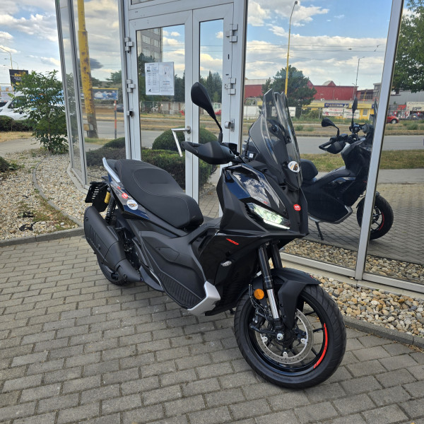 Aprilia SR GT 400 - DEMO